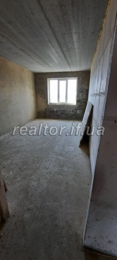 Prodazh_trykimnatnoyi_kvartyry_velykoyi_ploshchi_v_tsentri_mista_z_chudovym_krayevydom_na_misto_ta_hory_20451_4_1625582583.jpeg