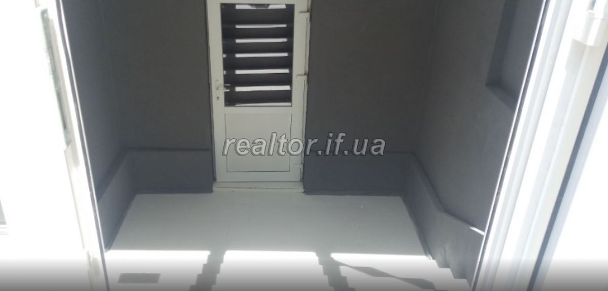 Prodazh_tsokolnoho_prymishchennya_z_remontom_po_vulytsi_Yabluneva_20649_3_1630055713.jpeg
