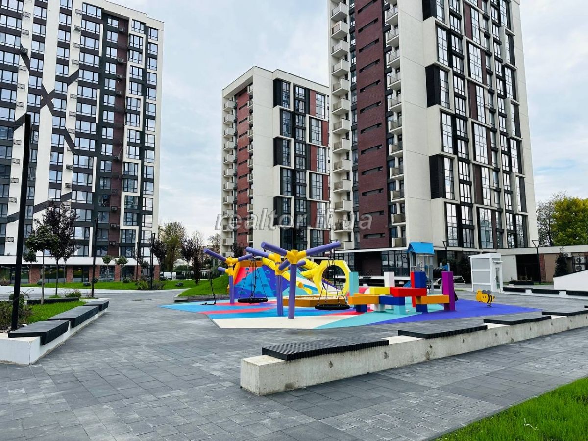 Prodazh_vydovoyi_kvartyry_z_vyhlyadom_na_hory_ta_miske_ozero_v_ZhK_Mankhetten_22560_6_1728052027.jpeg