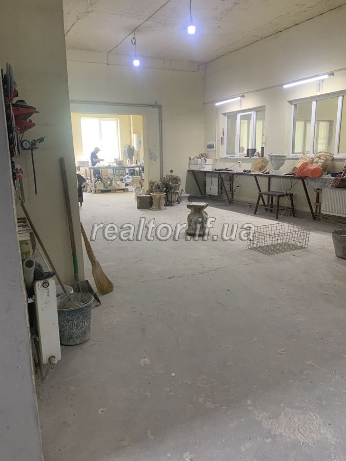 Prodazh_vyrobnychoho_prymishchennya_v_Yamnytsi_8_km_vid_Ivano-Frankivska_23048_0_1716304071.jpeg