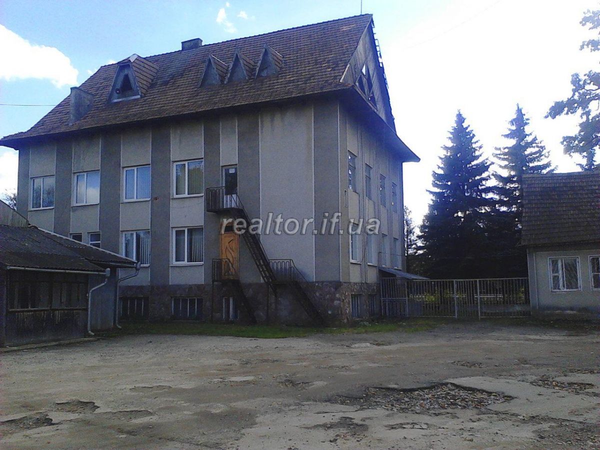 Prodazh_vyrobnychykh_prymishchen_v_misti_Tysmenytsya_zemelna_dilyanka_27_ha_17124_13_1570635250.jpg