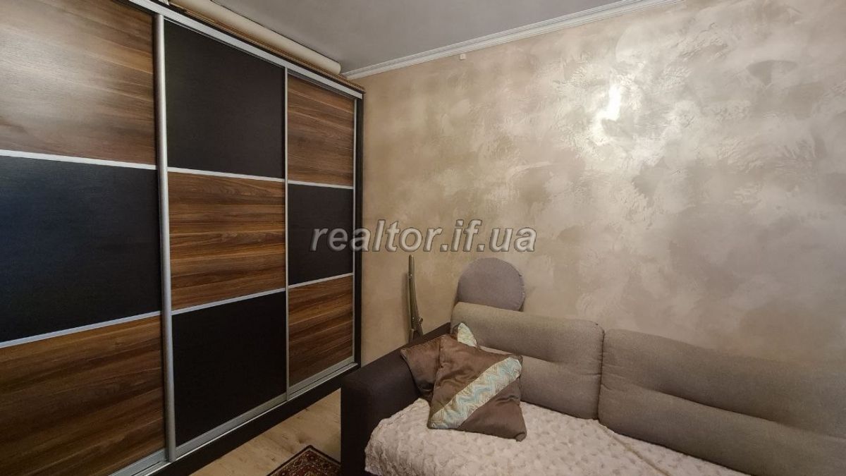 Prostora_3-kimnatna_kvartyra_z_rezervnym_elektrozhyvlennyam_poruch_iz_tsentrom_mista_23306_11_1727086367.jpeg