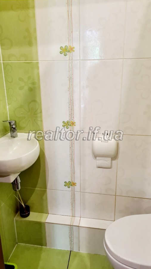 Prostora_3-kimnatna_kvartyra_z_rezervnym_elektrozhyvlennyam_poruch_iz_tsentrom_mista_23306_4_1727086366.jpeg