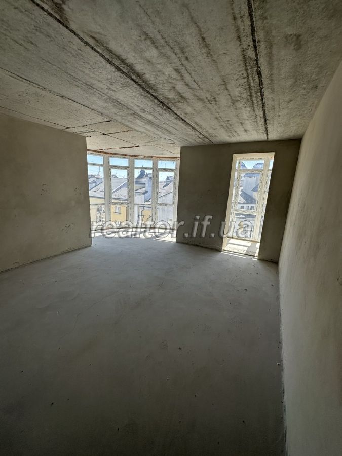 Prostora_i_svitla_kvartyra_v_samomu_tsentri_mista_23002_6_1714479260.jpeg