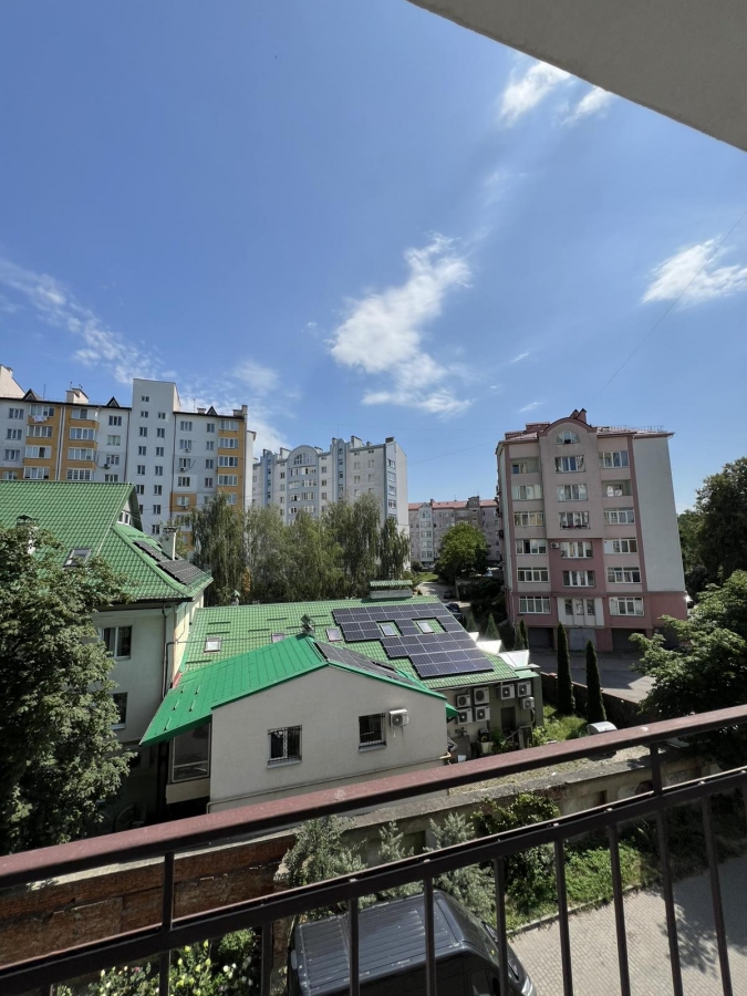 Prostora_kvartyra_v_zdanomu_ta_obzhytomu_budynku_23962_17_1753440930.jpeg