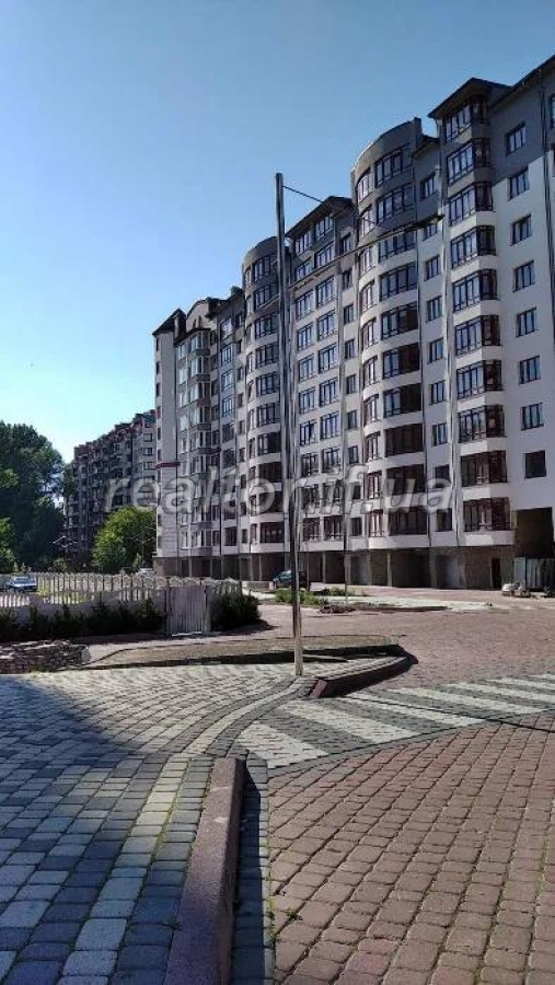 Просторная полу мансардная квартира рядом реки и парка