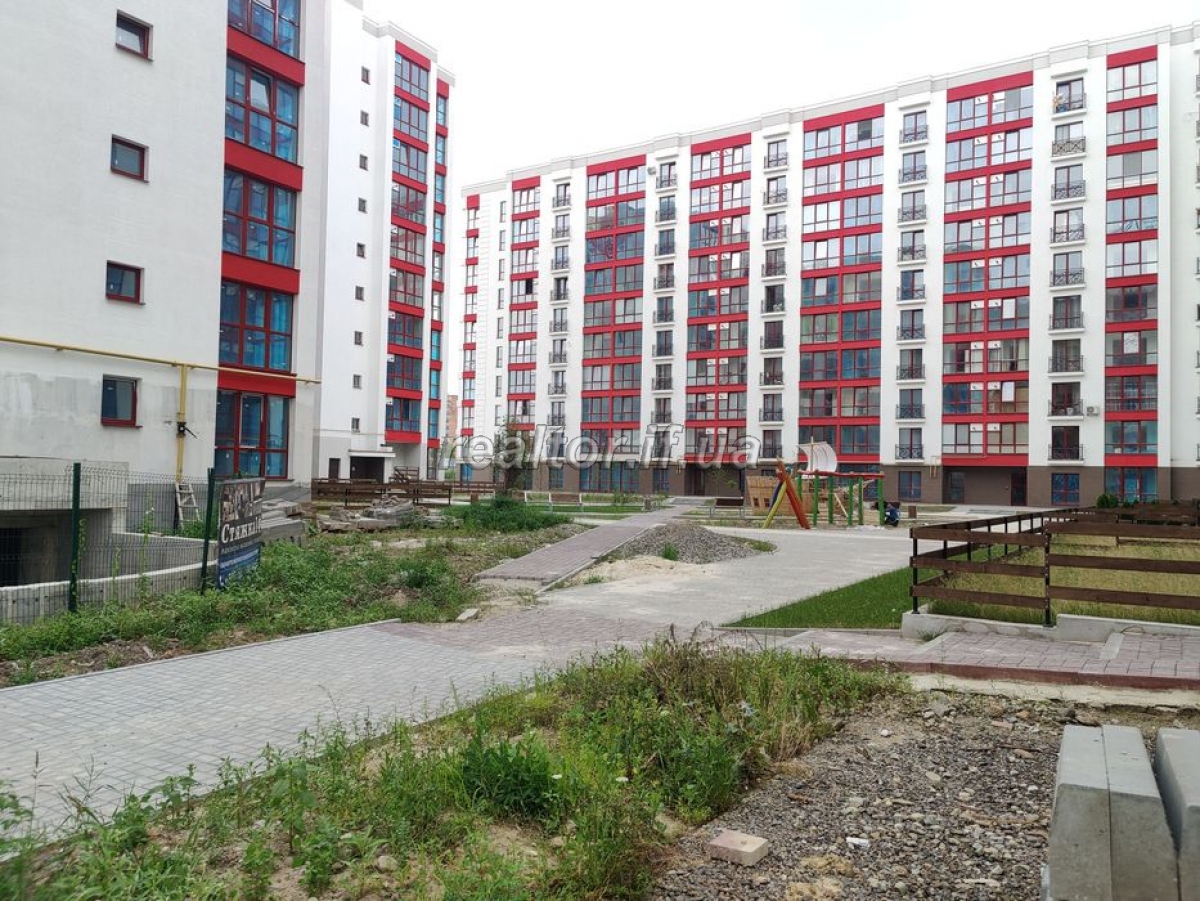 Prostora_trokhkimnatna_kvartyra_v_zdanomu_budynku_ZhK_Mistechko_Kozatske_vid_yakisnoho_zabudovnyka_Vertykal_20575_5_1628063781.jpeg