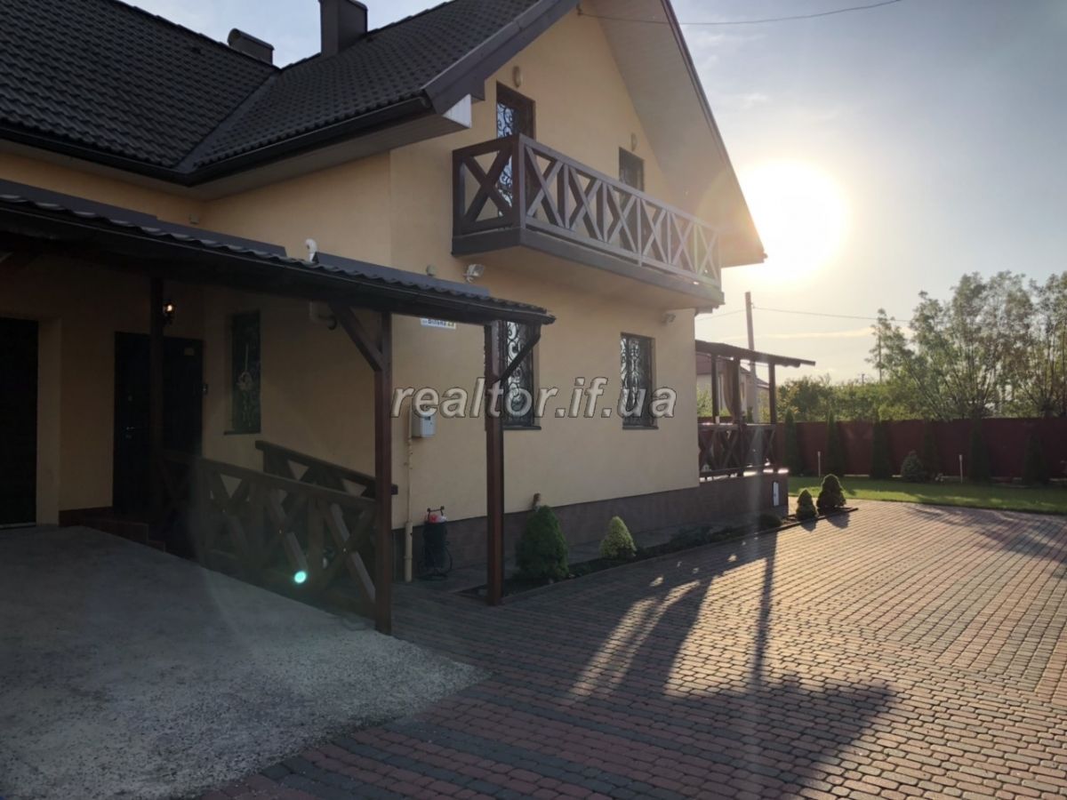 Prostoryi_dvopoverkhovyi_budynok_vidobrazyt_vashu_indyvidualnist_16188_3_1566989238.jpg