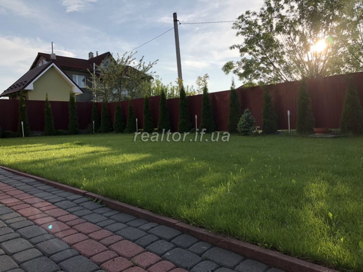 Prostoryi_dvopoverkhovyi_budynok_vidobrazyt_vashu_indyvidualnist_16188_5_1566989238.jpg