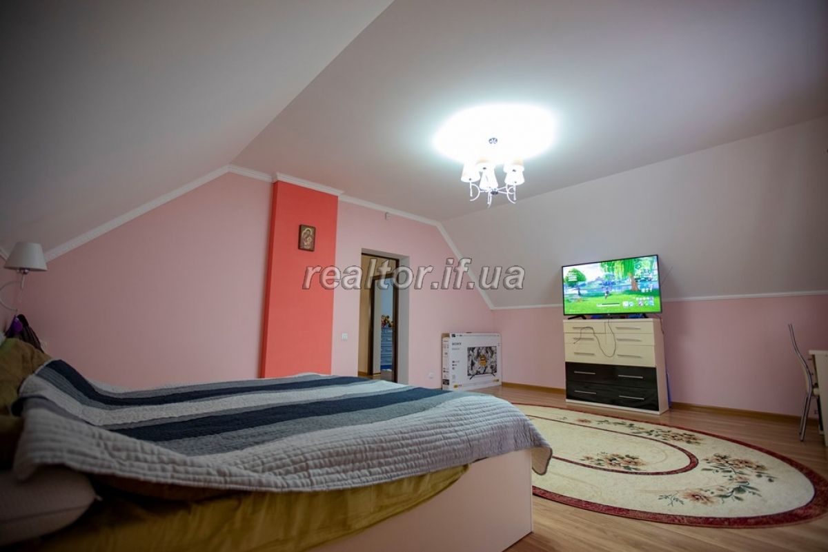 Prostoryi_dvopoverkhovyi_budynok_vidobrazyt_vashu_indyvidualnist_16188_9_1553682495.jpg