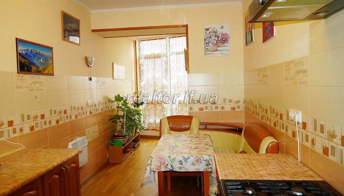 Modern planning, high-quality renovation, furniture and appliances in a cozy neighborhood of the city