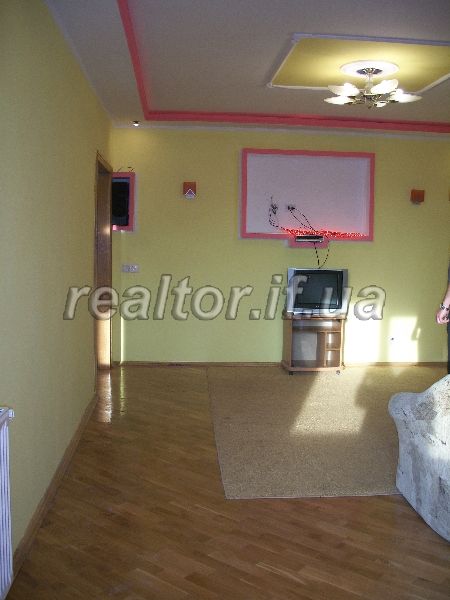 Terminovo_kvartyra_v_orenduZdayu_kvartyru_v_tsentri_v_novomu_budynku_5137_4_1382969654.jpg