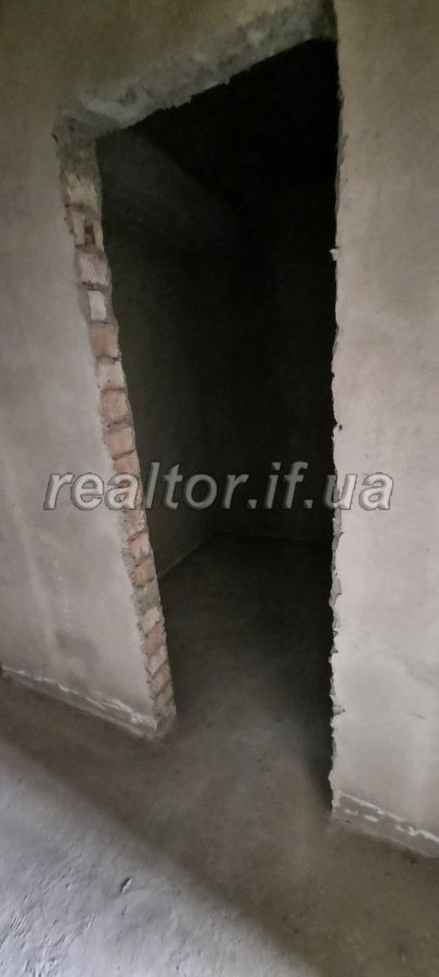 Terminovo_prodayetsya_dvokhkimnatna_kvartyra_velykoyi_ploshchi_v_zdanomu_budynku_z_usima_komunikatsiyamy_20491_0_1626356641.jpeg