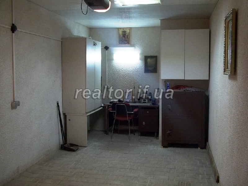 Terminovo_prodayetsya_harazh_v_pidzemnomu_parkinhu_4937_4_1377778246.jpg