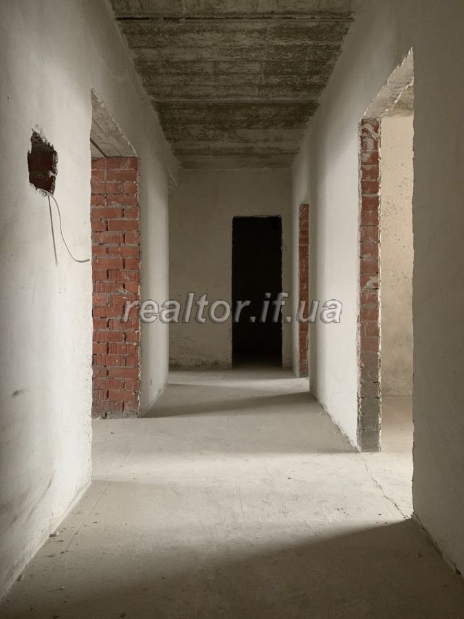 Trokh_kimnatna_kvartyra_tsentr_Pulyuya__z_kladovkoyu_21344_1_1644566084.jpeg