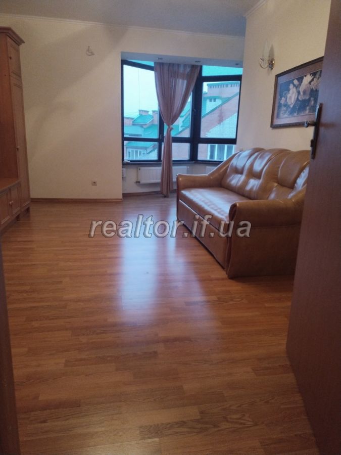 Trykimnatna_kvartyra_v_zaselenomu_budynku_poruch_richky_na_vulytsi_Vytvytskoho_22299_1_1680265600.jpeg