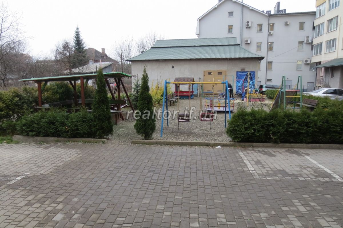 Velyka_kvartyra_nedaleko_vid_tsentru_mista_17406_9_1574950980.jpg