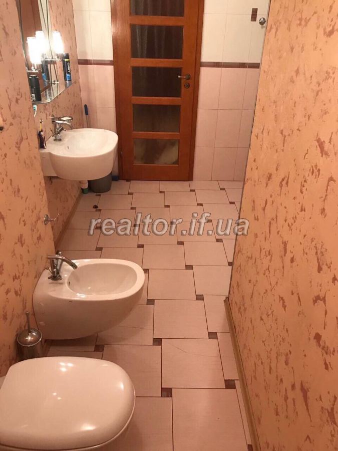 Velyka_kvartyra_z_harnym_remontom_ta_meblyamy_po_vulytsi_Hryunvaldska_15713_10_1544612723.jpg