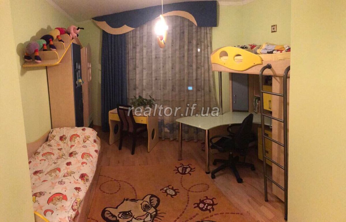Velyka_kvartyra_z_harnym_remontom_ta_meblyamy_po_vulytsi_Hryunvaldska_15713_15_1544612725.jpg