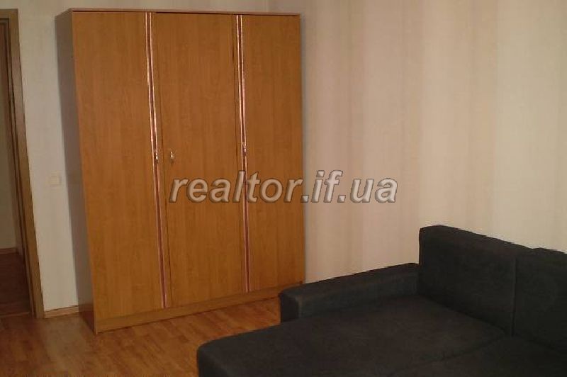 Zdam_2-kh_kimnatnu_kvartyru_po_vulytsi_Troleibusna_(r-n_Pasichna)_6941_10_1414070233.jpg