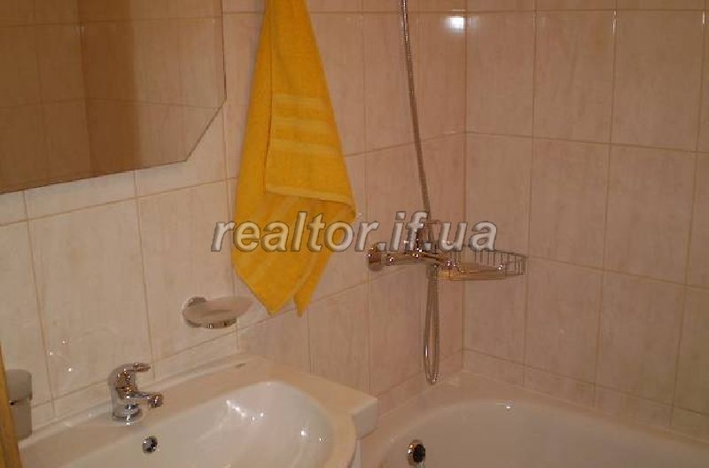 Zdam_2-kh_kimnatnu_kvartyru_po_vulytsi_Troleibusna_(r-n_Pasichna)_6941_11_1414070234.jpg