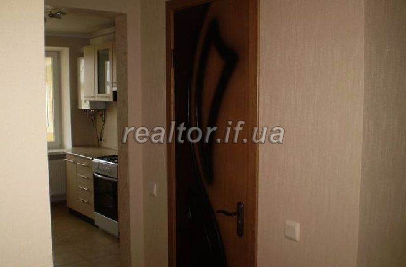 Zdam_2-kh_kimnatnu_kvartyru_po_vulytsi_Troleibusna_(r-n_Pasichna)_6941_4_1414070233.jpg