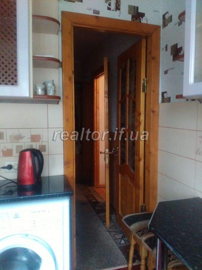 Zdam_2-kh_kimnatnu_kvartyru_v_tsentri_Ivano-Frankivska_13584_4_1500836899.jpg