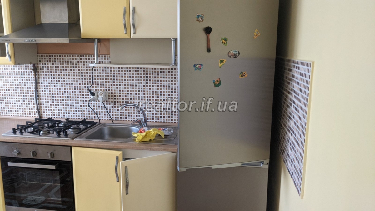 Zdam_dvokimnatnu_kvartyru_v_tsentri_mista_na_vulytsi_Volodymyra_Velykoho_20678_3_1630675637.jpeg