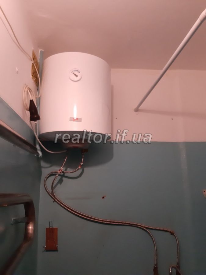 Zdam_dvokimnatnu_kvartyru_v_tsentri_na_vulytsi_Ukrayinska_17661_4_1581686478.jpg