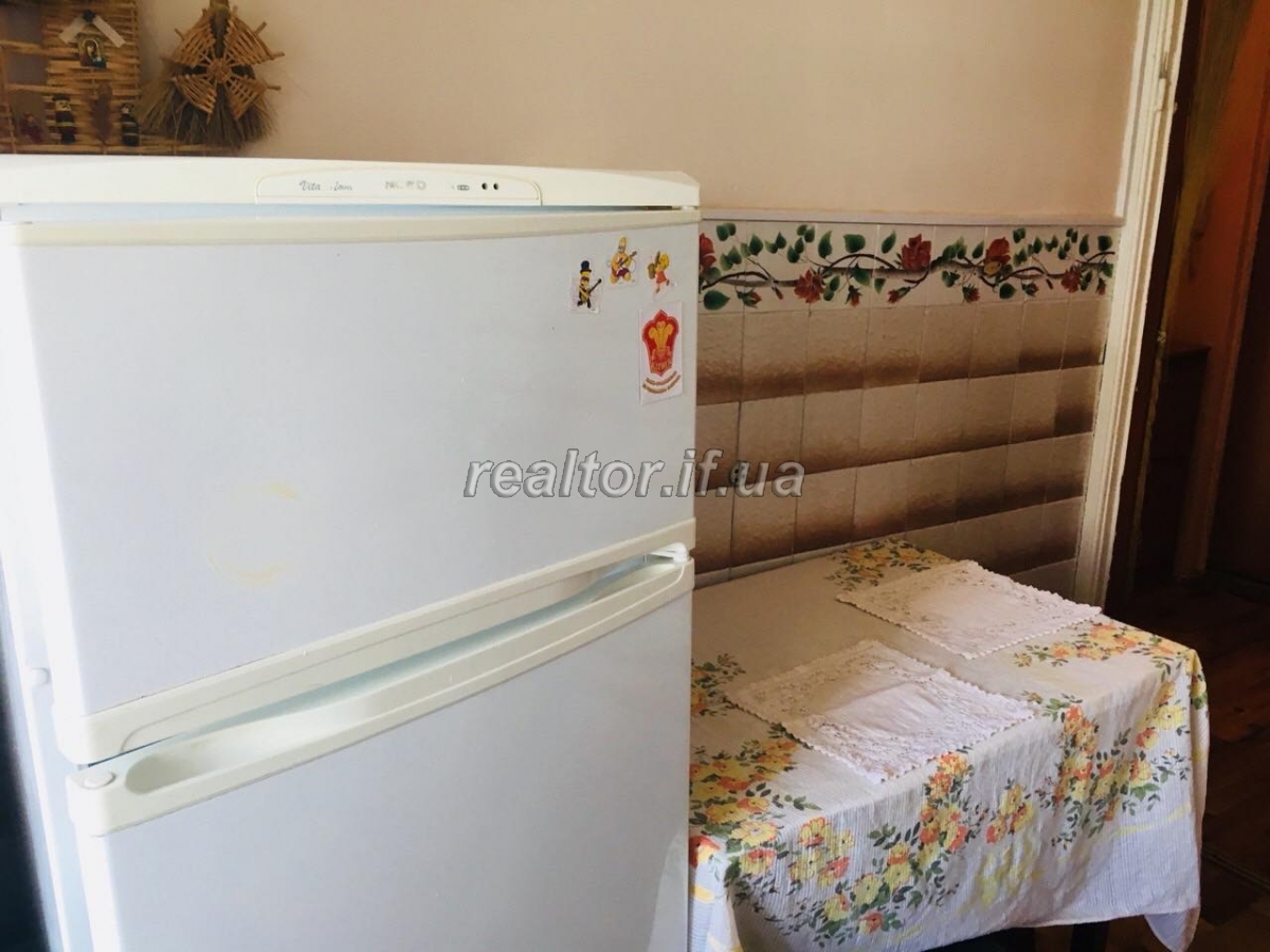 Zdam_harnu_i_ne_doroho_odnokimnatnu_kvartyru_na_vulytsi_Mazepy_18251_10_1596529993.jpg