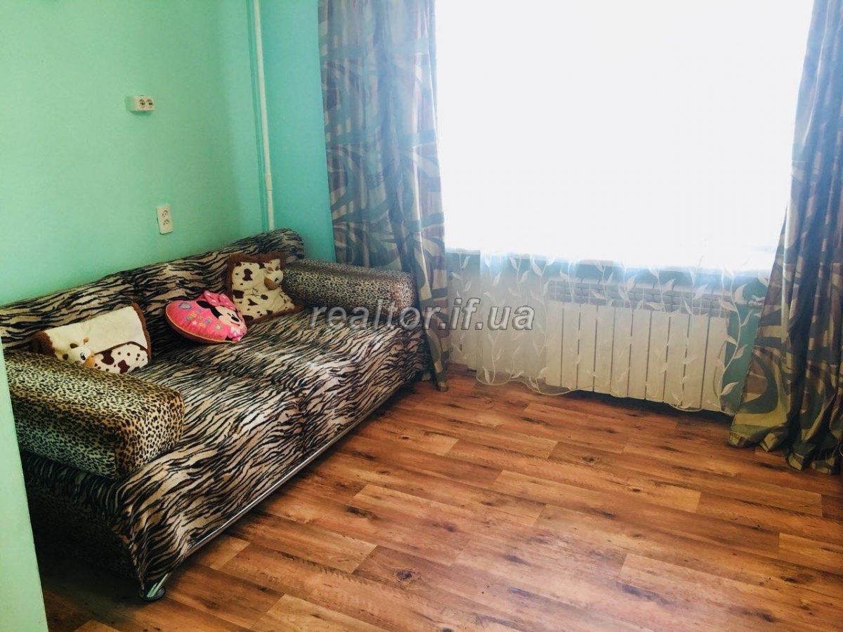 Zdam_harnu_i_ne_doroho_odnokimnatnu_kvartyru_na_vulytsi_Mazepy_18251_3_1596529991.jpg