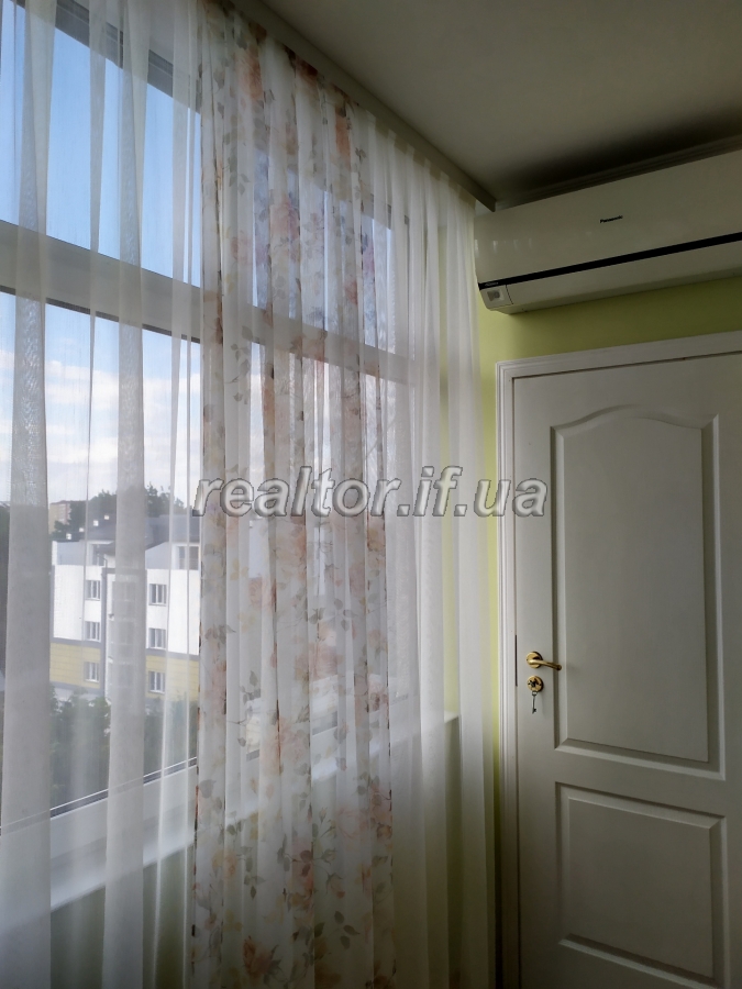 Zdam_harnu_prostoru_kvartyru_z_okremymy_kimnatamy_na_dovhotryvalyi_termin_16937_24_1568109016.jpg