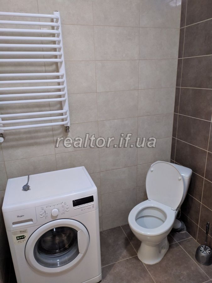 Zdam_kvartyru_v_novobudovi_na_vulytsi_Doroshenka_poruch_parku_ta_ozera_17989_8_1592306794.jpg