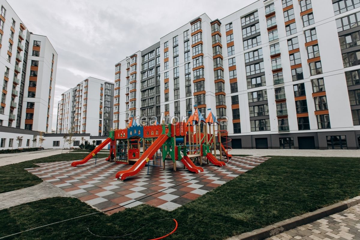 Zdam_kvartyru_v_novobudovi_z_zakrytoyu_terytoriyeyu_ta_videonahlyadom_ZhK_LYPKY_21295_0_1643796646.jpeg