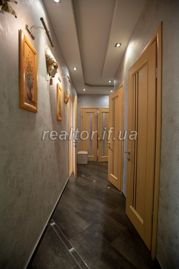 Zdam_kvartyru_z_Dyzainerskym_remontom_Elitnoho_budynku_v_tsentri_mista__15399_14_1538752384.jpg