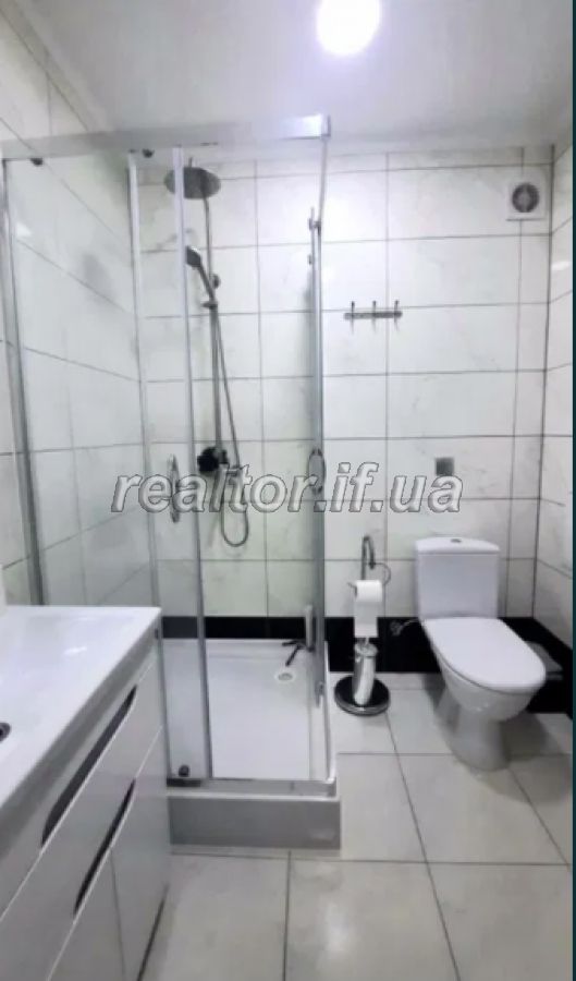 Zdam_kvaryru_v_tsentri_mista_poruch_pionerskoho_parku_21110_3_1639493810.png