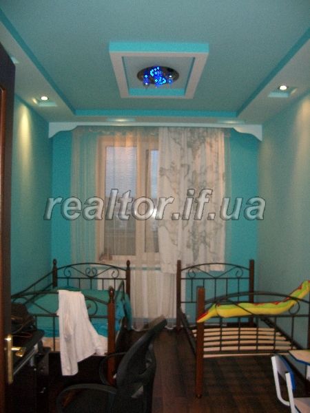 Zdam_trykimnatnu_kvartyru_v_tsentri_mista_po_vulytsi_Sichovykh_Striltsiv_9252_11_1444227693.jpg
