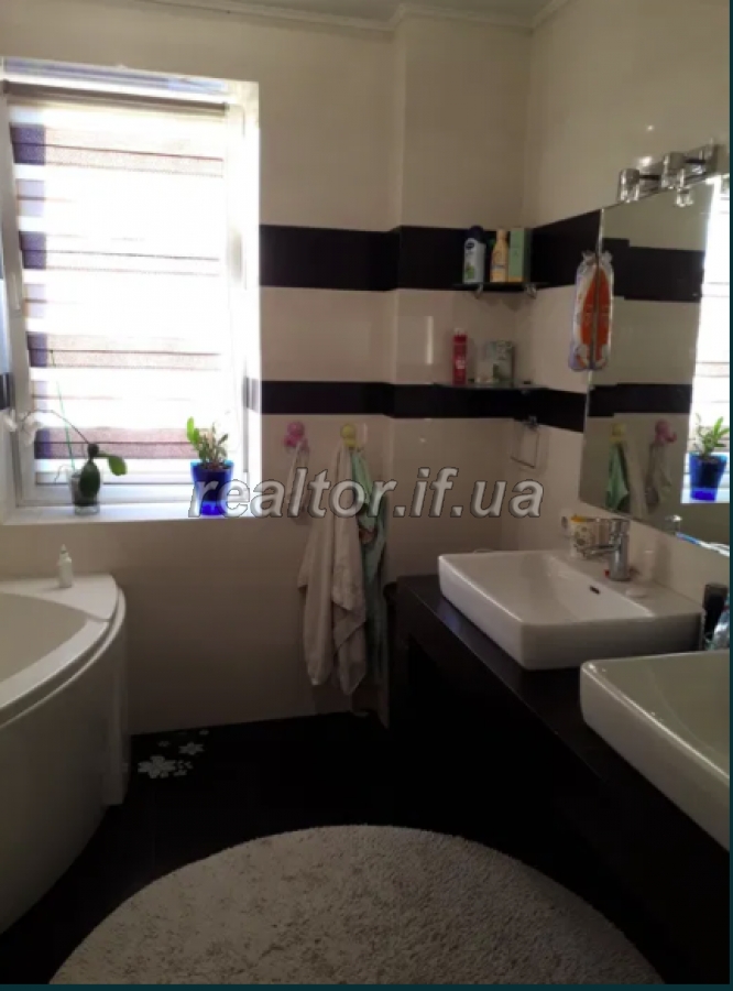 Zdam_v_oredu_budynok_v_Ivano-Frankivsku_20676_8_1630674605.png