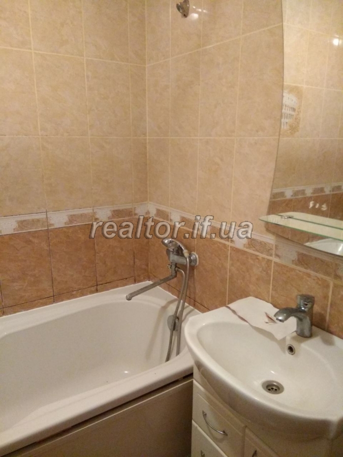Zdam_v_orendu_kvartyru_v_novobudovi_v_Ivano_Frankivsku_na_vulytsi_Troleibusna_13799_12_1506415852.jpg