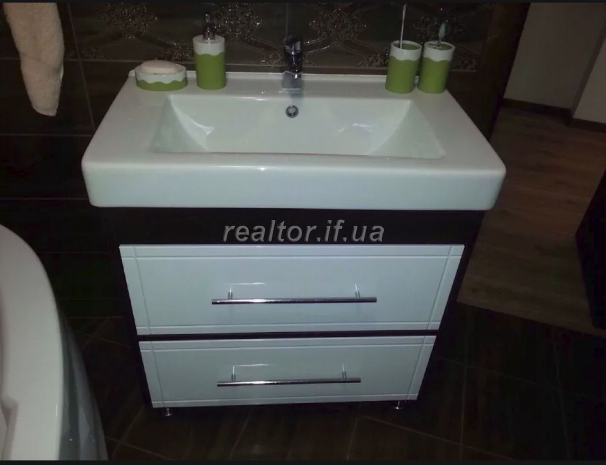Zdam_v_orendu_prostoru_trykimnatnu_kvartyru_v_Ivano_Frankivsku_na_vulytsi_Halytska_16047_5_1551697671.png