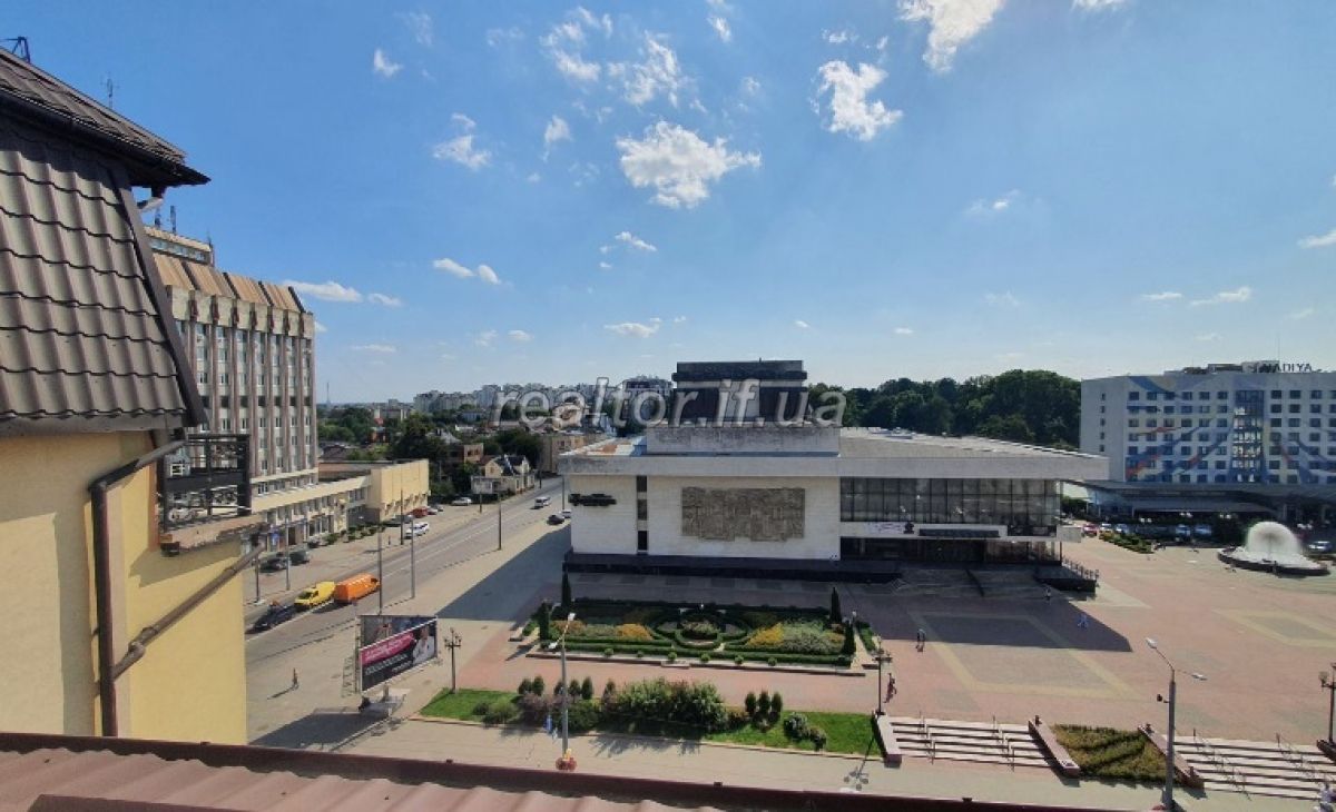 Zdam_v_orendu_prymishchennya_v_Tsentralnii_chastyni_mista_navproty_Dramteatru_11542_1_1631108887.jpeg