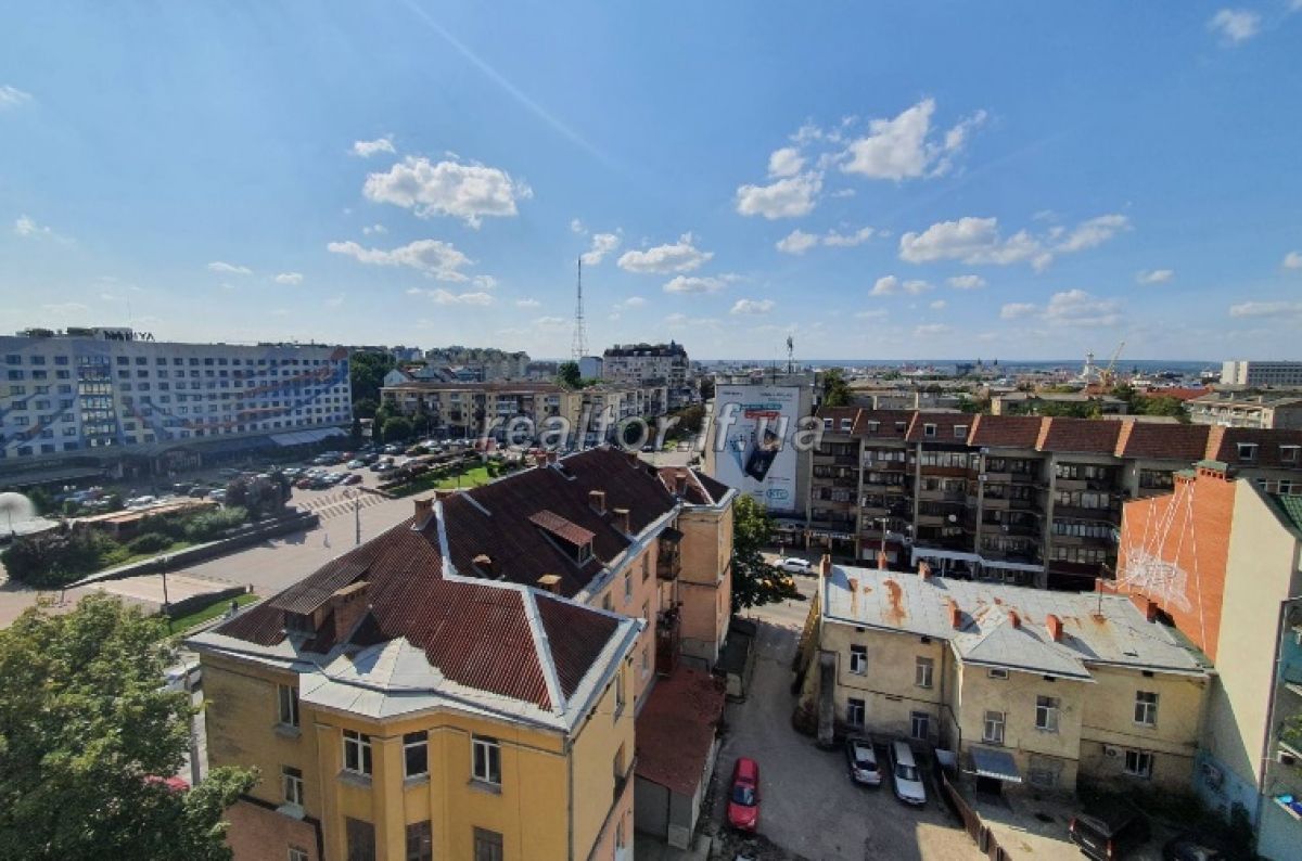 Zdam_v_orendu_prymishchennya_v_Tsentralnii_chastyni_mista_navproty_Dramteatru_11542_5_1631108888.jpeg