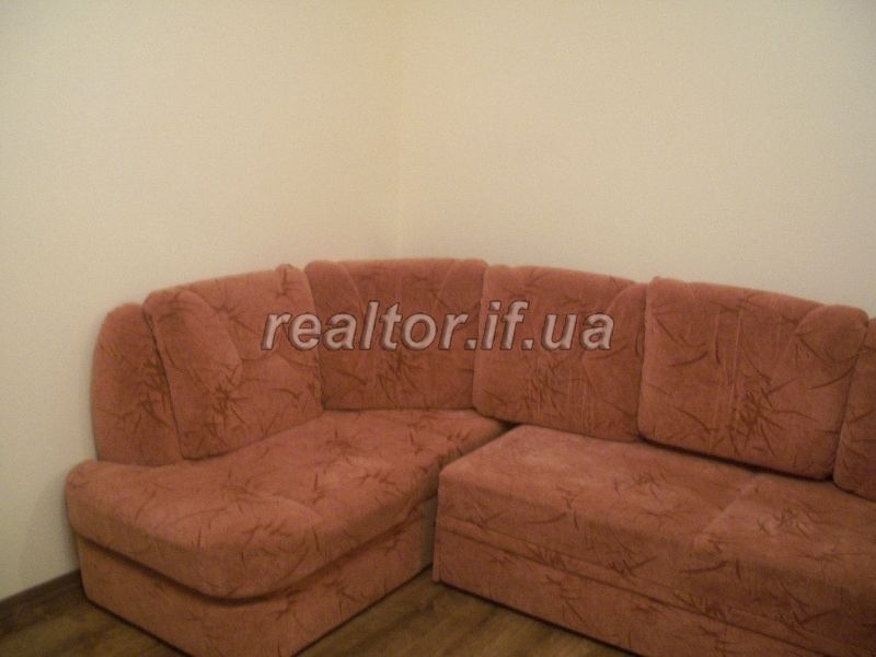 Zdam_v_tsentri_kvartyru_v_orendu_na_dovhotryvalyi_termin_6655_2_1415796045.jpg