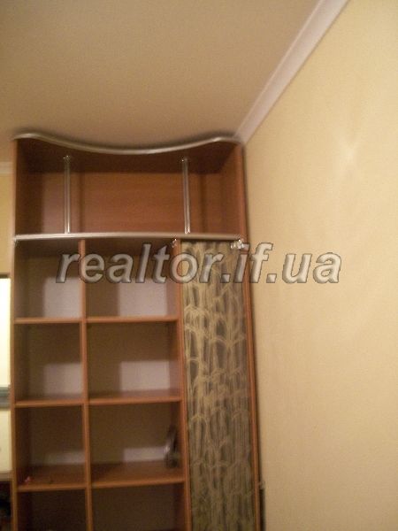 Zdam_v_tsentri_kvartyru_v_orendu_na_dovhotryvalyi_termin_6655_4_1415796047.jpg
