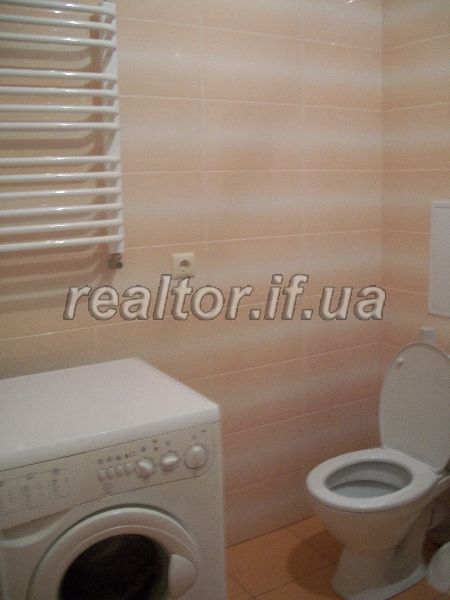 Zdam_v_tsentri_kvartyru_v_orendu_na_dovhotryvalyi_termin_6655_9_1415796051.jpg