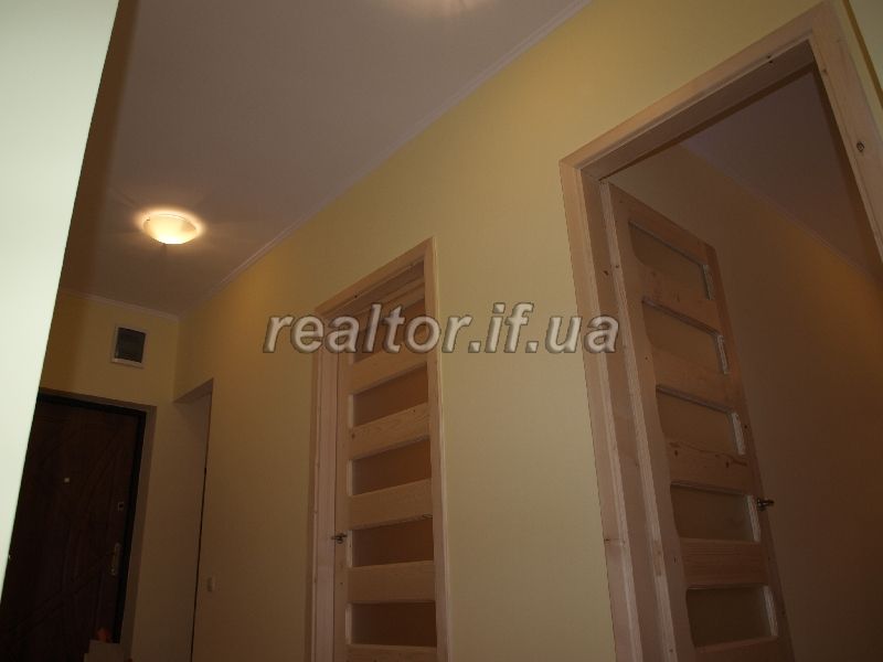 Zdayetsya_3_kimnatna_kvartyra_v_tsentri_7901_10_1426714697.jpg