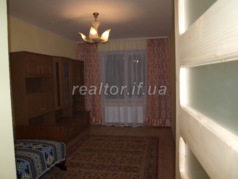 Zdayetsya_3_kimnatna_kvartyra_v_tsentri_7901_3_1426714691.jpg