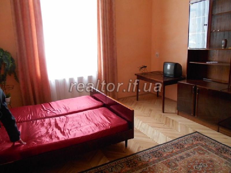 Zdayetsya_odnokimnatna_kvartyra_po_vulytsi_Chornovolabilya_universytetuYe_vsya_neobkhidna_tekhnikaZroblenyi_suchasnyi_remont_9466_6_1446649636.jpg