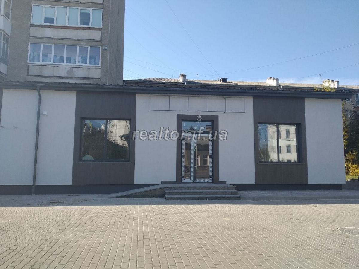 Zdayetsya_v_dovhostrokovu_orendu_prymishchennya_v_tsentralnii_chastyni_mista_17207_2_1571756728.jpg