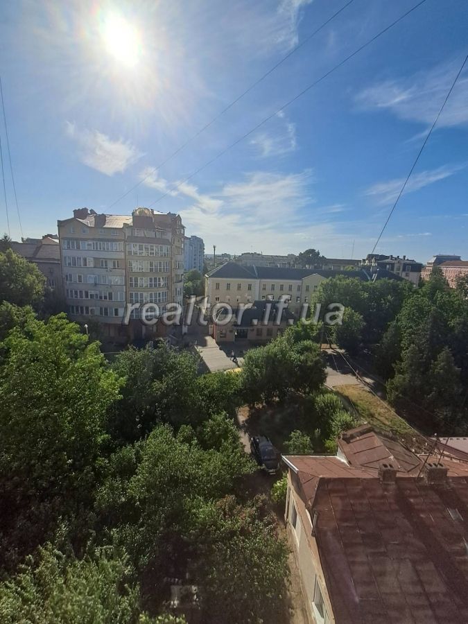 Zdayetsya_v_orendu_2k_kvartyra_bilya_tsentru_23921_10_1751454095.jpeg